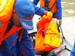 Satu lagi Jenazah Insiden Perahu Tambang di Gresik Ditemukan