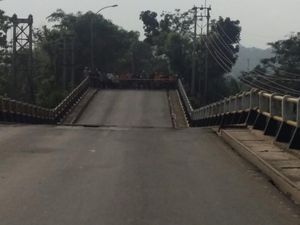 Jembatan Cipamingkis Patah, untuk Sementara Dipasang Bailey