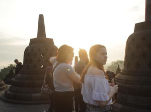 Foto Sunrise Candi Borobudur, Favoritnya Bule-bule Foto Sunrise Candi Borobudur, Favoritnya Bule-bule