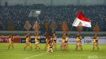 Tarian Tradisional Buka Liga 1 di Stadion GBLA