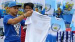 Pedagang Atribut Persib Raup Untung di GBLA
