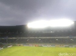 Jelang Kick-Off Liga 1, Nyanyian Bobotoh Menggema di Stadion GBLA