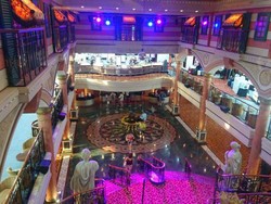 Bagaimana Rasanya Menginap di Hotel Bintang 5 Terapung?