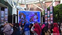 Antusiasnya Warga Bandung Sambut Para Bintang Hang Out with All Stars