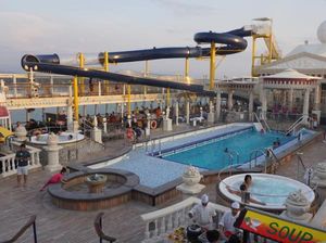 Liburan Naik Kapal Pesiar Bisa Bikin Bahagia, Masa Sih?