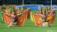 Tarian yang ditampilkan memukau penonton laga Persib vs Arema.
