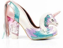 Cute! High Heels Bentuk Unicorn Ini Jadi Tren di Internet