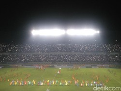 Pembukaan Liga 1: Menpora Beri Sambutan, Ketum PSSI Kick-off