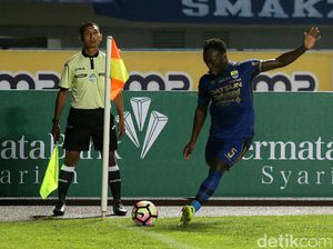 Urus KITAS, Essien dan Cole Datangi Kantor Imigrasi Bandung Urus KITAS, Essien dan Cole Datangi Kantor Imigrasi Bandung