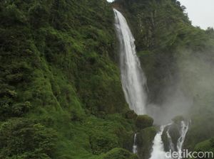 3 Curug Termegah di Tanah Jawa Barat, Healing Spot Terbaik! 3 Curug Termegah di Tanah Jawa Barat, Healing Spot Terbaik!