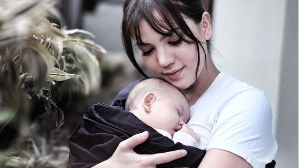 Melihat Alita Naora, Putri Alice Norin yang Kini Berusia 2 Bulan