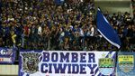 Ribuan Bobotoh Bakar Semangat Persib