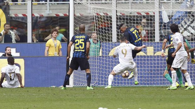 Dramatis, <I>Derby</I> Milan Berakhir 2-2