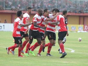 Tandai Debut Bersama Madura United, Odemwingie Cetak Satu Gol