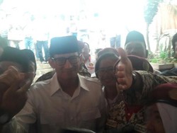 Anies-Sandi Hadiri Rakornas Partai Gerindra di TMII