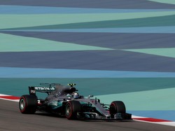 Bottas Rebut Pole, Mercedes Start 1-2