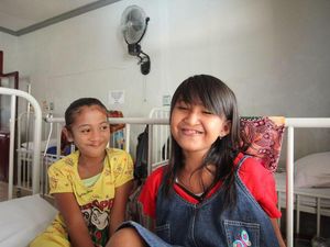 Senyum Penderita Bibir Sumbing yang Tak Minder Lagi Bertemu Teman