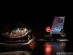 Sensasi Mengendarai Ferrari di Kursi Kantor