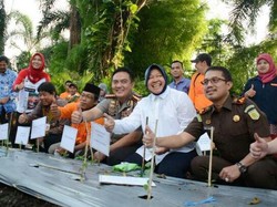 Risma Ajak Warga Surabaya Kembali Menanam Tanaman Pangan