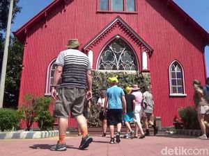 Wow, Gereja Merah Cuman Dua di Dunia, Salah Satunya di Indonesia Wow, Gereja Merah Cuman Dua di Dunia, Salah Satunya di Indonesia