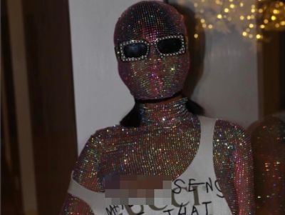 Ini Baju Seksi Rp 75 Juta Favorit Artis Dunia Tampil Bling Bling di 2017