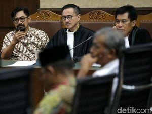 Olly Dondokambey dan Adik Adhyaksa Disebut Lagi di Sidang Hambalang Olly Dondokambey dan Adik Adhyaksa Disebut Lagi di Sidang Hambalang