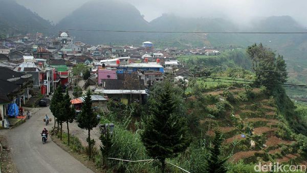 Foto Desa Tertinggi di Pulau Jawa