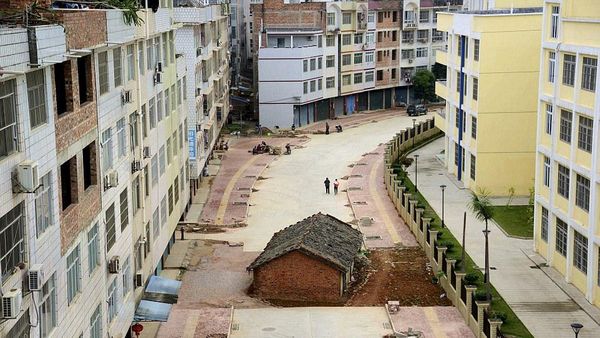 Deretan Rumah Paku yang Bertahan dari Gusuran