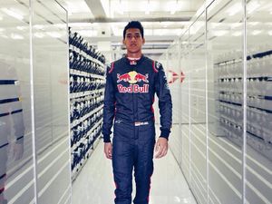 Hari Ini Sean Gelael Jalani Tes F1 bersama Toro Rosso Hari Ini Sean Gelael Jalani Tes F1 bersama Toro Rosso