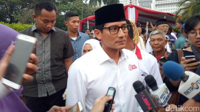 Persija Tagih Janji Stadion Sekelas Old Trafford, Ini Respons Sandiaga Uno Persija Tagih Janji Stadion Sekelas Old Trafford, Ini Respons Sandiaga Uno