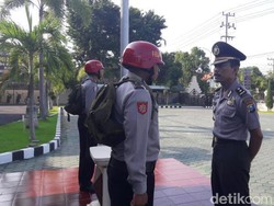 Kapolda Jatim Janji Beri Sanksi Polisi yang Cekoki Miras ke Pelajar