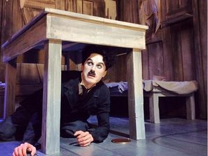 Ratusan Orang Bergaya Charlie Chaplin di Jenewa, Ada Apa?