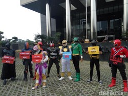 Superhero Datangi KPK, Lawan Teror Novel Baswedan