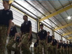 Ajari Disiplin, SMA di Queensland Terapkan Program Bergaya Militer