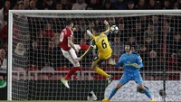 Di paruh kedua, Middlesbrough yang meningkatkan intensitas serangan mampu menyamakan kedudukan lewat gol Alvaro Negredo. Reuters/Lee Smith.
