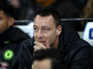 Swansea Coba Dekati Terry