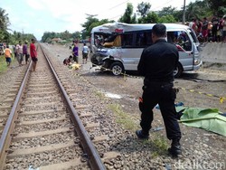 Korban Tewas Tabrakan KA Lodaya vs Minibus di Kroya Jadi 6 Orang