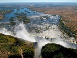 Air Terjun Victoria Berhenti Mengalir Sampai Wisata Jakarta yang Tetap Buka