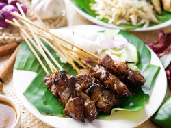 Potongan Daging yang Ditusuk dan Dibakar Ini Jadi Favorit Banyak Orang