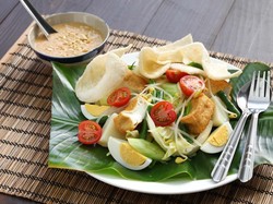 Renyah Segar Racikan Gado-gado Enak Ada di 5 Tempat Jakarta Pusat Ini