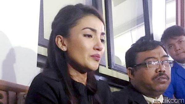 Tangis Tsania Marwa Saat Rindu Buah Hatinya