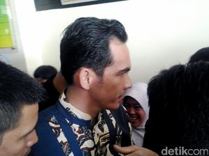 Ubah Penampilan, Atalarik Syah Kini Berkumis