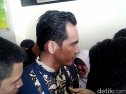 Video! Dijaga Ketat, Atalarik Syah Tiba di PA Cibinong