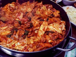 Jalan-jalan ke Korea Selatan, Ini 10 Makanan yang Wajib Dicicipi! (1)