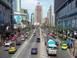 Berkeliling Kota Bangkok yang Istimewa