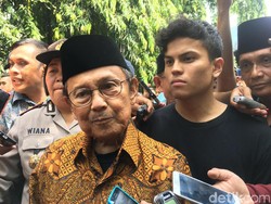 Pesan Habibie untuk Anies: Kembangkan SDM, Pahami Masalah Daerah