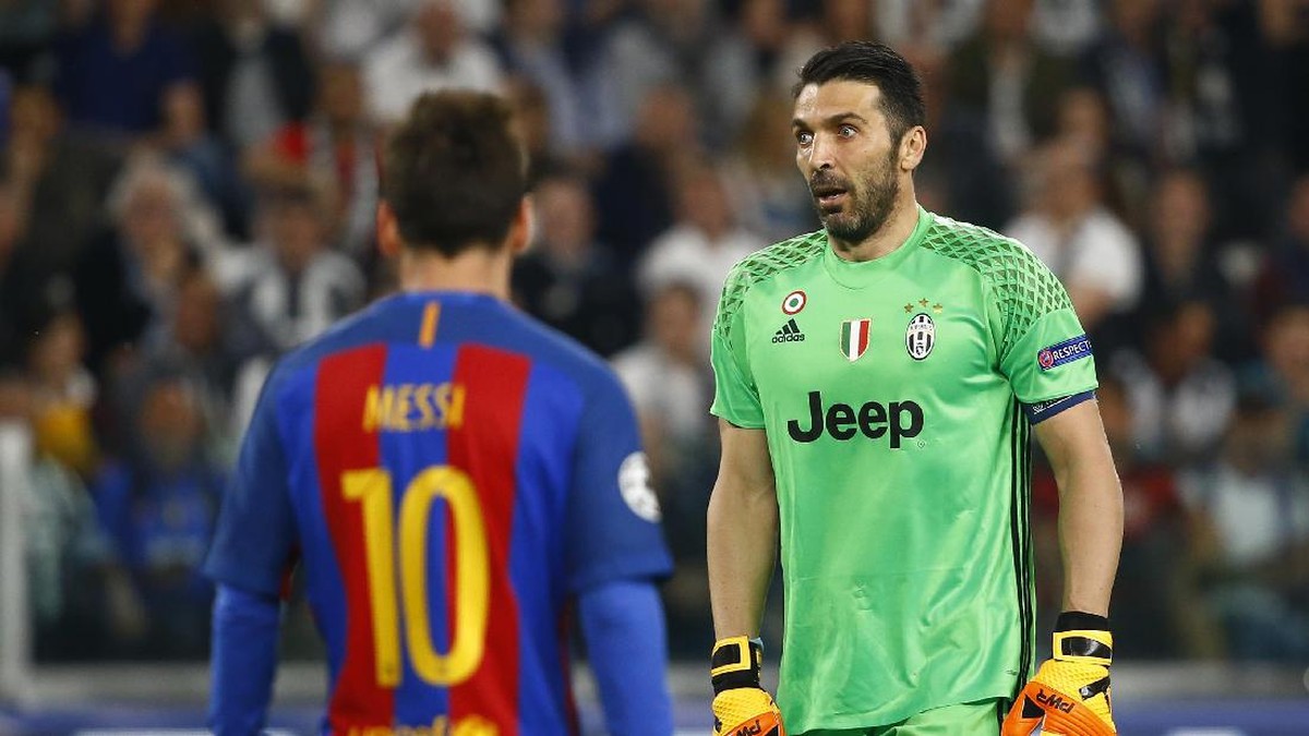 Lionel Messi dan Gianluigi Buffon di pertandingan Liga Champions musim lalu. (Foto: Reuters / Stefano Rellandini Livepic)