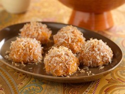 Mau Camilan Sehat? Bikin Saja Bola-bola Ubi Tabur Kelapa Ini