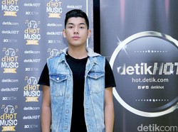 Ketika Jaz Nyanyikan Lagu Ciptaan Orang Lain