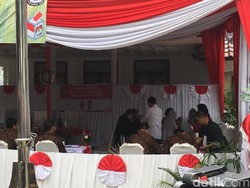 Jokowi dan Iriana Nyoblos di TPS 04 Gambir